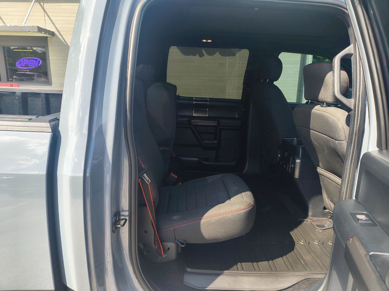 Used 2019 Ford F150 XLT w/ Equipment Group 302A Luxury AWD/4WD image 11