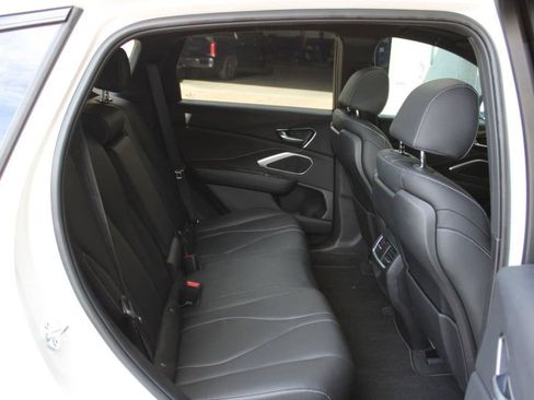 Used 2025 Acura RDX SH-AWD image 13