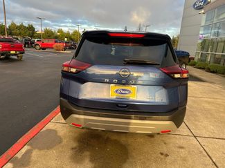 Used 2023 Nissan Rogue SV video 3