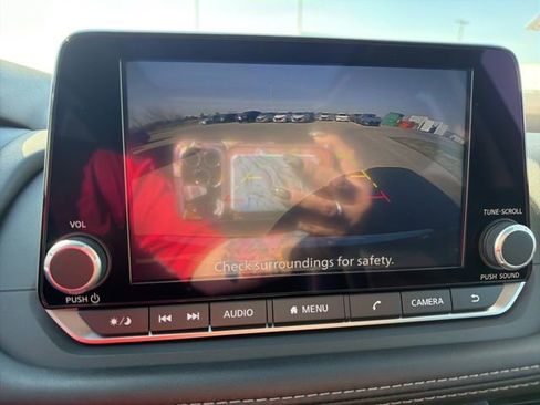 Used 2023 Nissan Rogue SV w/ SV Premium B Package AWD/4WD image 13