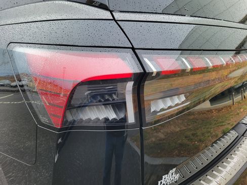 New 2026 INFINITI QX80 4WD image 15