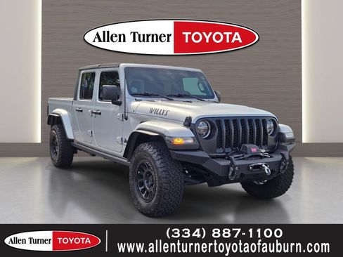 Used 2023 Jeep Gladiator Sport AWD/4WD image 1