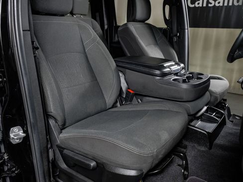 Used 2024 RAM 2500 Big Horn w/ Safety Group image 30