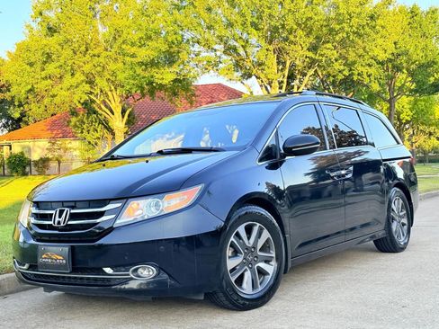 Used 2014 Honda Odyssey Touring Elite image 4