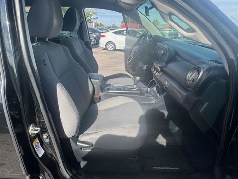 Used 2018 Toyota Tacoma SR w/ SR Convenience Package image 10