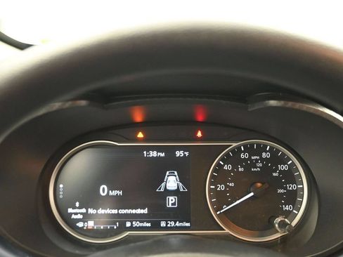 Used 2025 Nissan Versa SV FWD image 15
