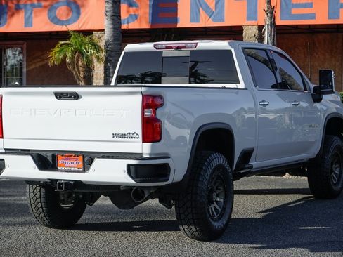 Used 2022 Chevrolet Silverado 2500 High Country w/ Z71 Off-Road Package image 11