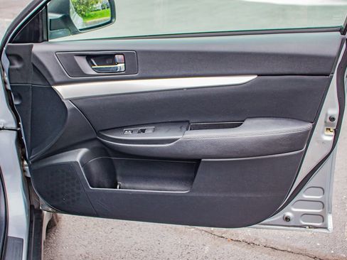 Used 2012 Subaru Outback 2.5i Premium AWD/4WD image 20