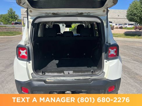 Used 2019 Jeep Renegade Latitude w/ Cold Weather Group AWD/4WD image 19