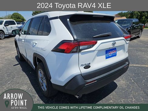 Used 2024 Toyota RAV4 XLE FWD image 9
