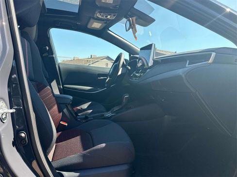 Used 2025 Toyota Corolla SE image 13
