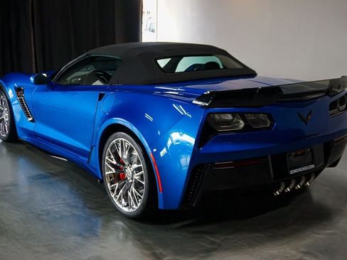 Used 2015 Chevrolet Corvette Z06 w/ 3LZ Preferred Equipment Group RWD image 31