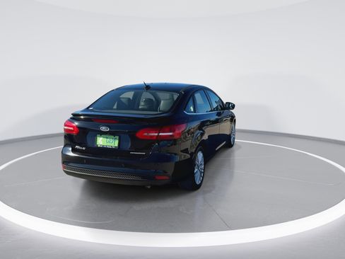 Used 2018 Ford Focus Titanium image 8