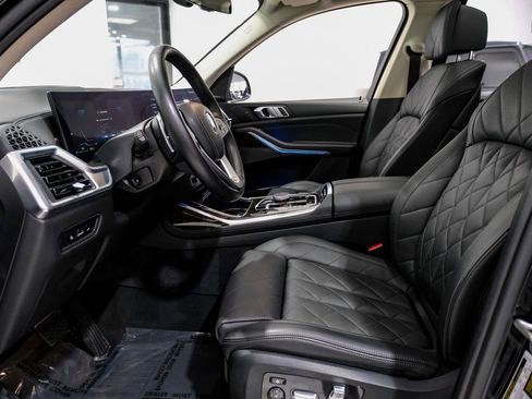 Used 2024 BMW X7 xDrive40i w/ Premium Package image 6