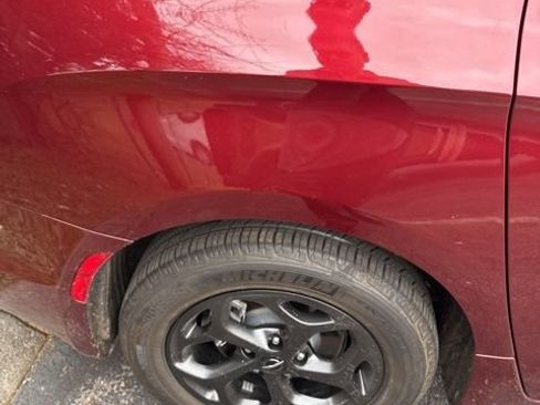 Used 2023 Chrysler Pacifica Touring-L w/ S Appearance Package image 17