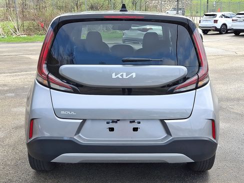 Used 2024 Kia Soul LX FWD image 5