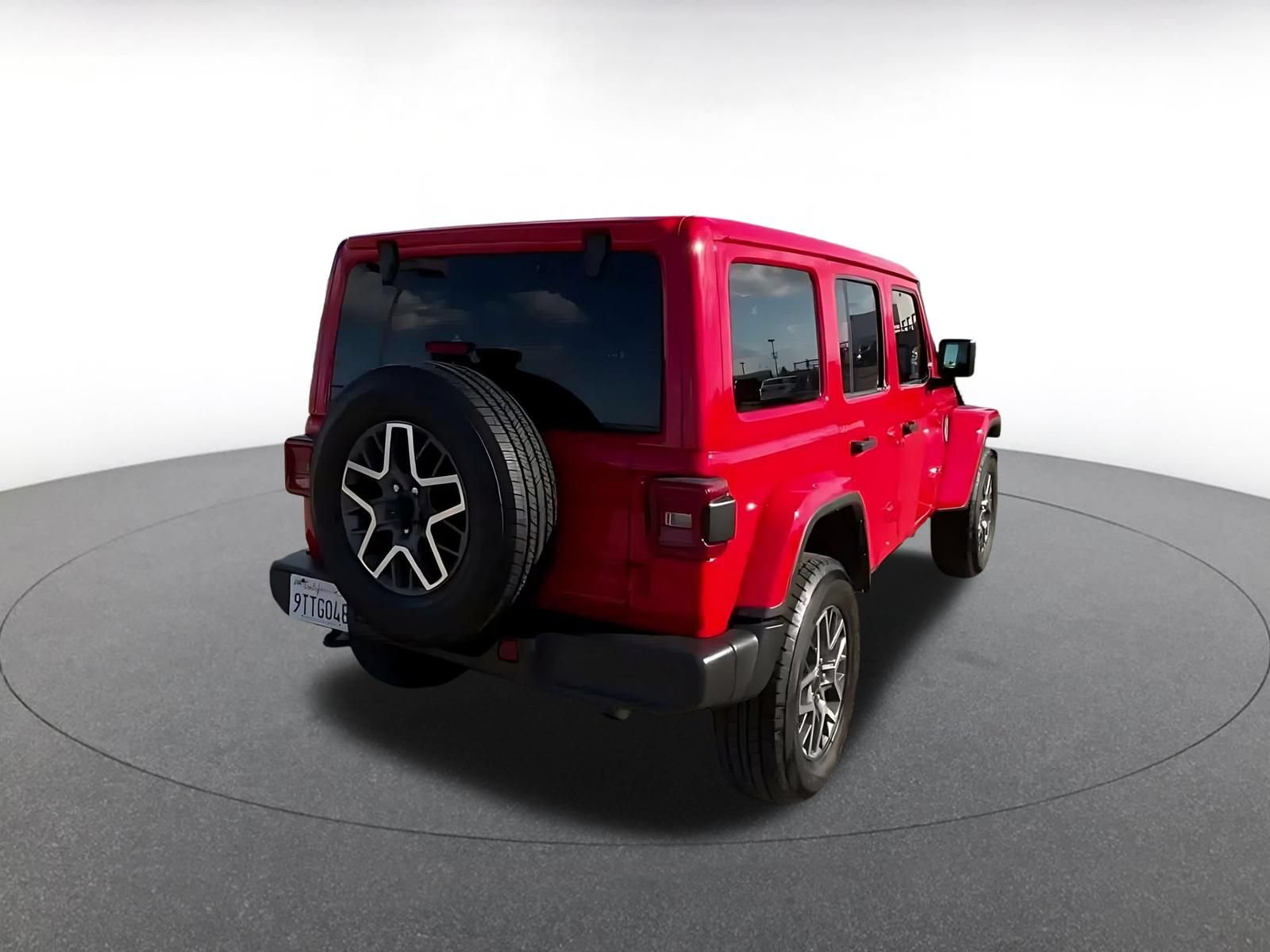 Used 2025 Jeep Wrangler Unlimited Sahara AWD/4WD image 14