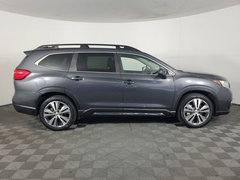 Used 2022 Subaru Ascent Limited image 3
