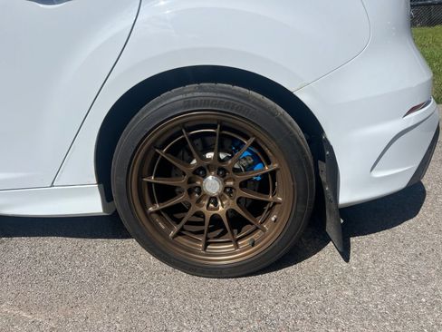 Used 2017 Ford Focus RS AWD/4WD image 8