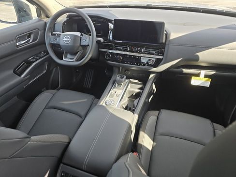 New 2026 Nissan Pathfinder SL image 14