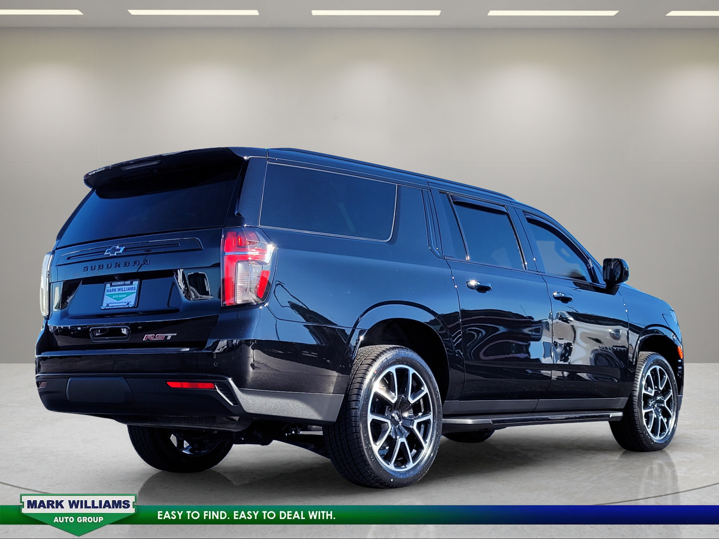 Used 2023 Chevrolet Suburban RST w/ Max Trailering Package AWD/4WD image 4