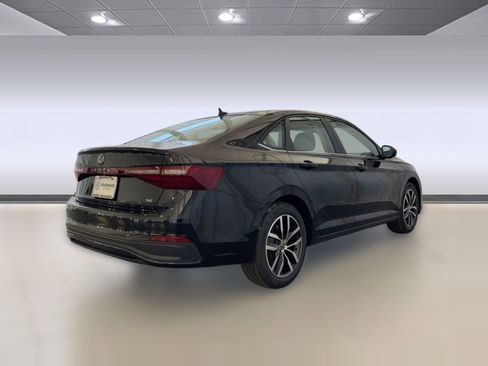 New 2026 Volkswagen Jetta SE FWD image 9