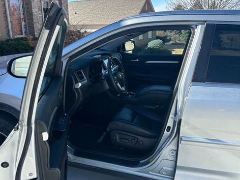 Used 2019 Toyota Highlander XLE w/ Protection Package #3 image 17