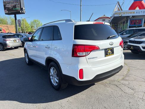Used 2014 Kia Sorento LX AWD/4WD image 5