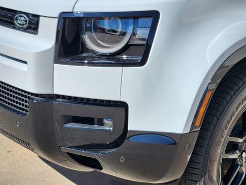 New 2026 Land Rover Defender 110 X-Dynamic SE image 5