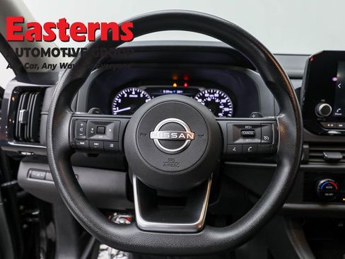 Used 2024 Nissan Pathfinder S image 10