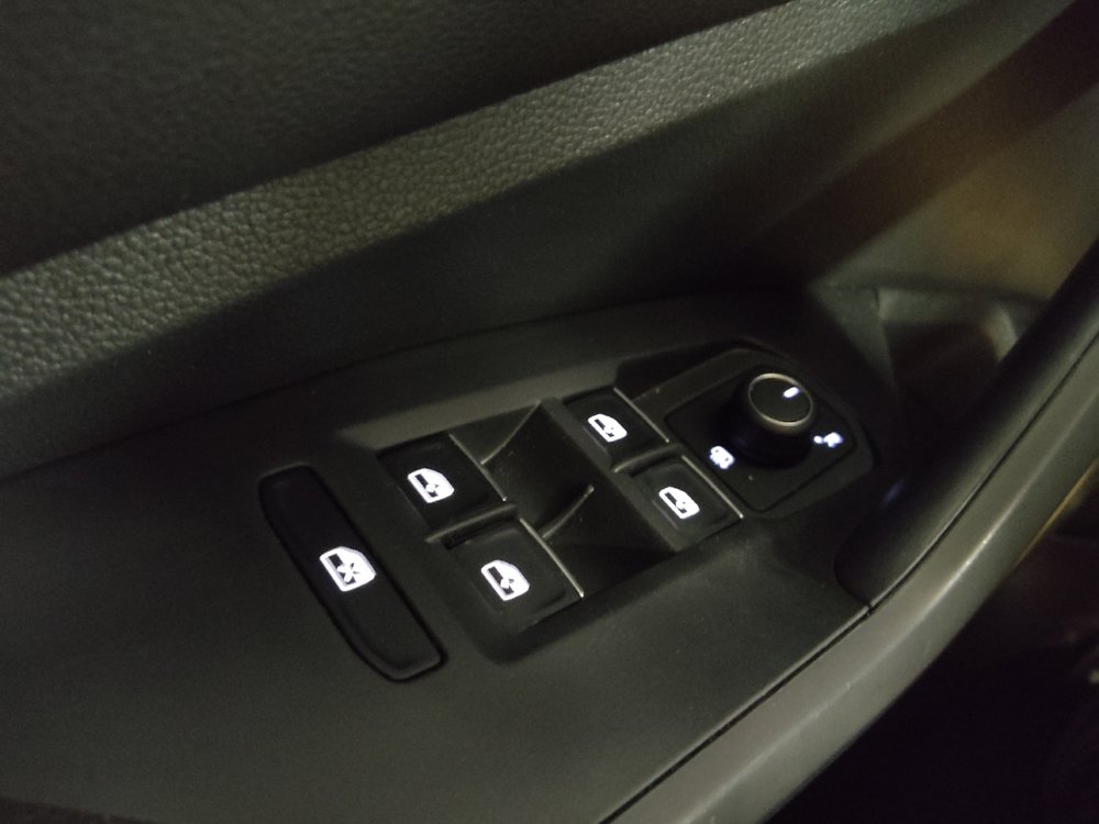 Used 2025 Volkswagen Jetta Sport FWD image 27