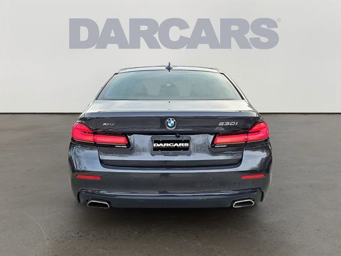 Used 2023 BMW 530i xDrive w/ Premium Package image 5