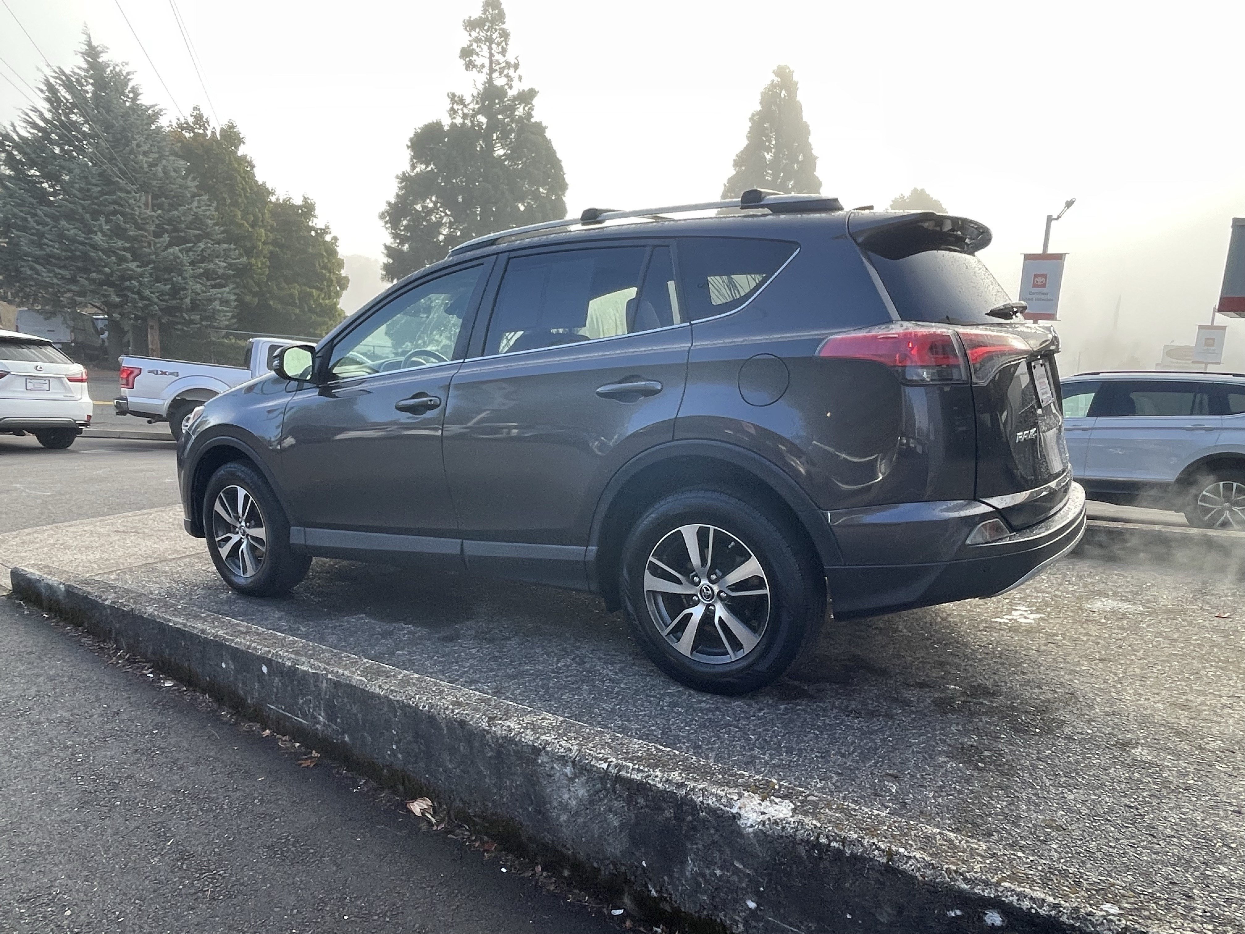 Certified 2017 Toyota RAV4 XLE AWD/4WD image 5