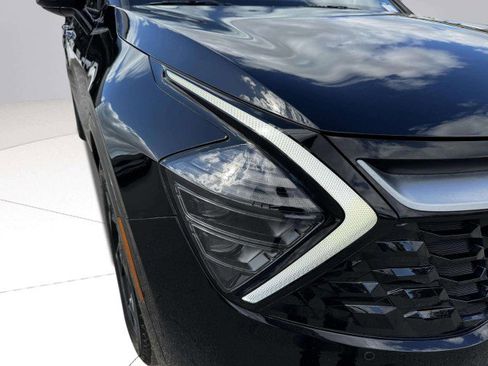 Used 2024 Kia Sportage SX image 11