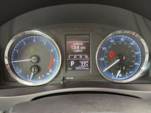 Used 2018 Toyota Corolla LE FWD image 22