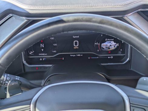 Used 2025 GMC Sierra 1500 Denali w/ Technology Package AWD/4WD image 32