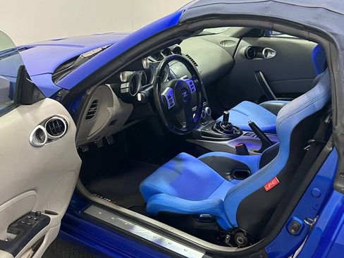 Used 2006 Nissan 350Z Touring image 12