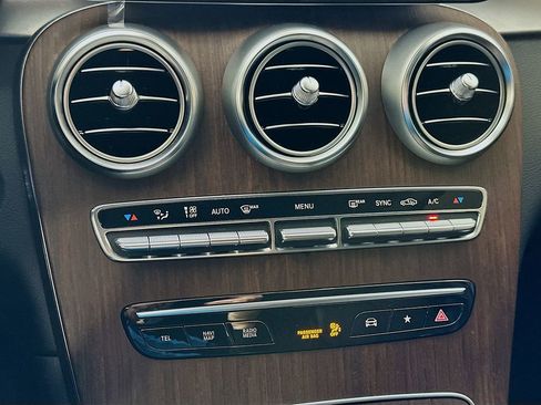 Used 2022 Mercedes-Benz GLC 300 4MATIC image 15