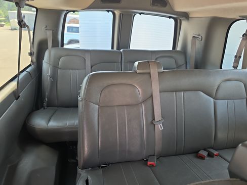 Used 2024 Chevrolet Express 3500 LS RWD image 16