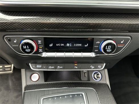 Used 2020 Audi SQ5 Premium Plus w/ Premium Plus Package image 19
