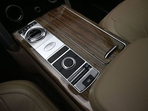 Used 2018 Land Rover Range Rover HSE image 9