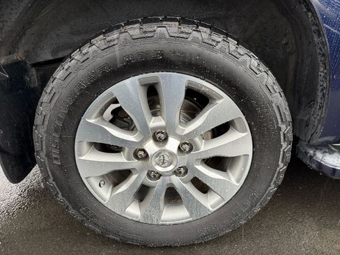 Used 2010 Toyota Sequoia Limited image 31