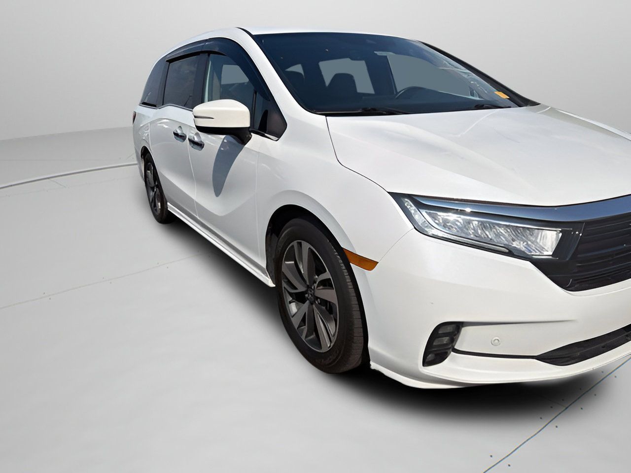 Used 2023 Honda Odyssey Touring image 3