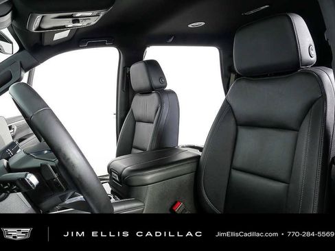 Used 2025 Chevrolet Tahoe LT RWD image 5