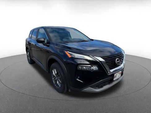 Used 2023 Nissan Rogue S FWD image 3