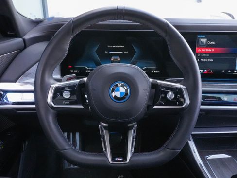Used 2024 BMW i7 M70 w/ Premium Package AWD/4WD image 18