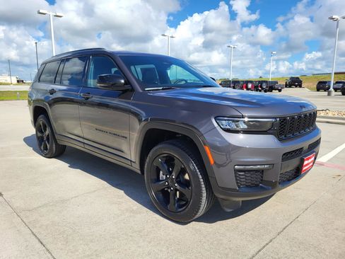 New 2025 Jeep Grand Cherokee L Limited w/ Black Appearance Package image 7