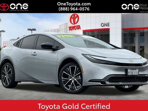 Used 2025 Toyota Prius XLE FWD image 1