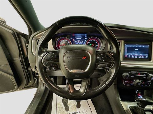 Used 2022 Dodge Charger SXT RWD image 11