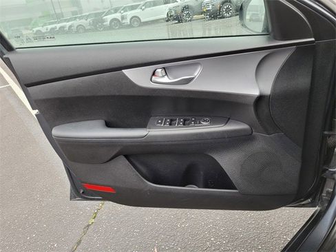 Used 2023 Kia Forte LXS image 27